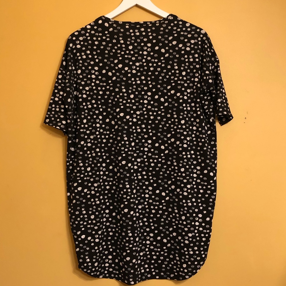 LuLaRoe Top B24 - Picture 2 of 9